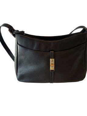 Aigner Minimalist Vintage Shoulder Bag With Adjustable 37” Strap In Black.
